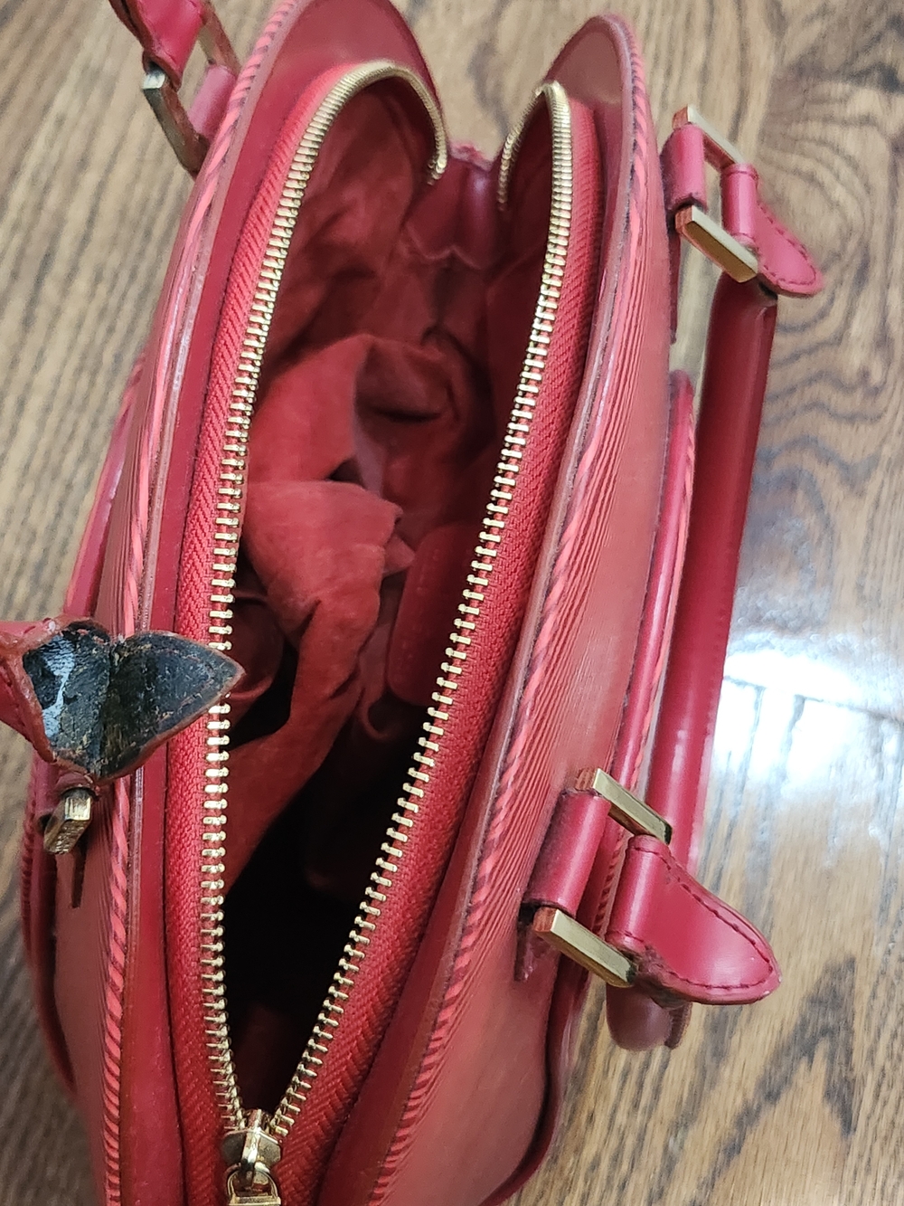 Louis Vuitton Red Epi Leather Alma PM Handbag - Picture 10 of 11